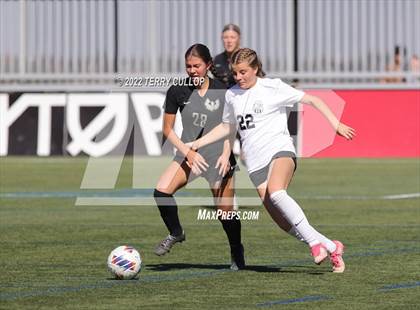 Thumbnail 1 in Farmington vs. Davis (UHSAA 6A Final) photogallery.