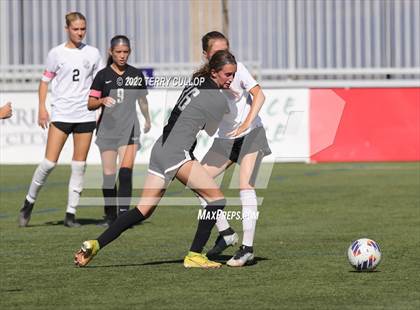 Thumbnail 2 in Farmington vs. Davis (UHSAA 6A Final) photogallery.