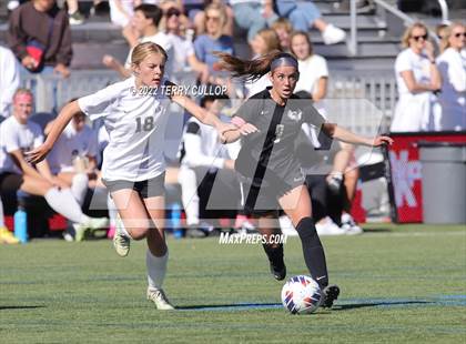 Thumbnail 2 in Farmington vs. Davis (UHSAA 6A Final) photogallery.