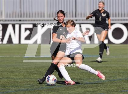 Thumbnail 3 in Farmington vs. Davis (UHSAA 6A Final) photogallery.
