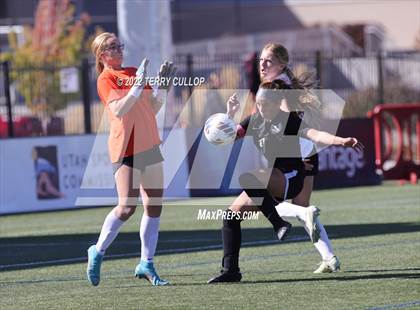 Thumbnail 1 in Farmington vs. Davis (UHSAA 6A Final) photogallery.