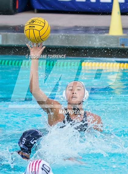 Thumbnail 1 in Newport Harbor vs Oaks Christian (Bill Barnett Holiday Cup) photogallery.