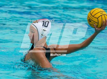 Thumbnail 3 in Newport Harbor vs Oaks Christian (Bill Barnett Holiday Cup) photogallery.
