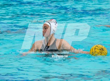 Thumbnail 2 in Newport Harbor vs Oaks Christian (Bill Barnett Holiday Cup) photogallery.