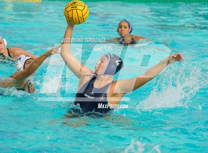 Thumbnail 2 in Newport Harbor vs Oaks Christian (Bill Barnett Holiday Cup) photogallery.