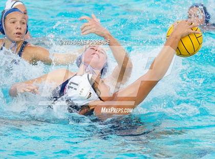 Thumbnail 2 in Newport Harbor vs Oaks Christian (Bill Barnett Holiday Cup) photogallery.