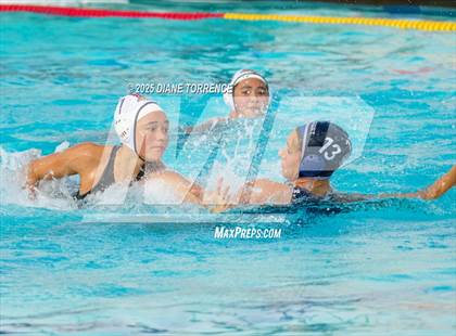 Thumbnail 2 in Newport Harbor vs Oaks Christian (Bill Barnett Holiday Cup) photogallery.