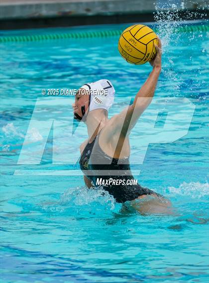 Thumbnail 3 in Newport Harbor vs Oaks Christian (Bill Barnett Holiday Cup) photogallery.