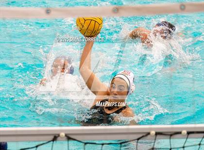 Thumbnail 2 in Newport Harbor vs Oaks Christian (Bill Barnett Holiday Cup) photogallery.