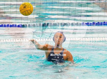 Thumbnail 3 in Newport Harbor vs Oaks Christian (Bill Barnett Holiday Cup) photogallery.