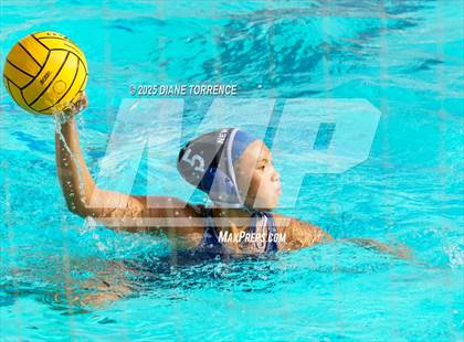Thumbnail 2 in Newport Harbor vs Oaks Christian (Bill Barnett Holiday Cup) photogallery.