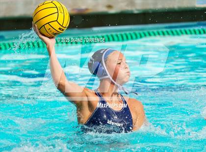 Thumbnail 3 in Newport Harbor vs Oaks Christian (Bill Barnett Holiday Cup) photogallery.