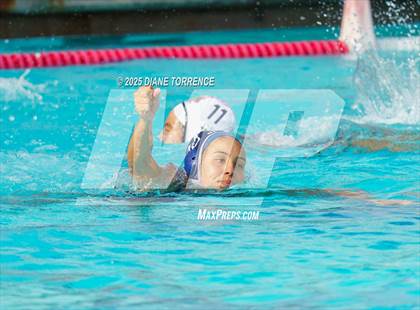 Thumbnail 3 in Newport Harbor vs Oaks Christian (Bill Barnett Holiday Cup) photogallery.