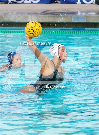 Thumbnail 2 in Newport Harbor vs Oaks Christian (Bill Barnett Holiday Cup) photogallery.