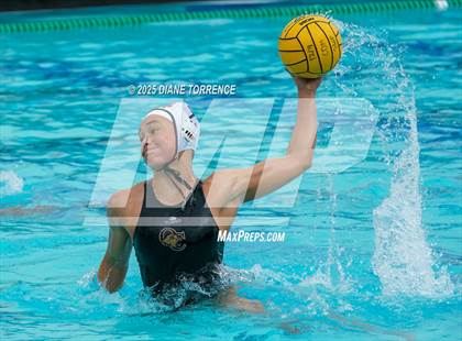 Thumbnail 2 in Newport Harbor vs Oaks Christian (Bill Barnett Holiday Cup) photogallery.