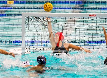 Thumbnail 3 in Newport Harbor vs Oaks Christian (Bill Barnett Holiday Cup) photogallery.