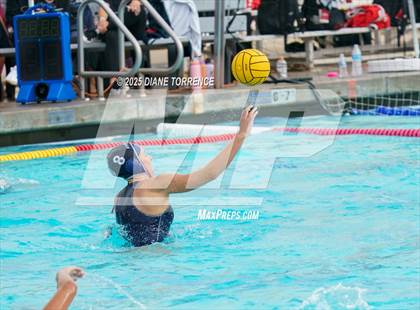 Thumbnail 3 in Newport Harbor vs Oaks Christian (Bill Barnett Holiday Cup) photogallery.