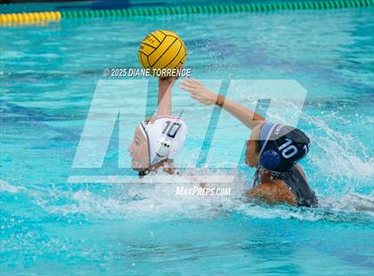 Thumbnail 3 in Newport Harbor vs Oaks Christian (Bill Barnett Holiday Cup) photogallery.
