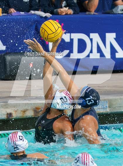 Thumbnail 3 in Newport Harbor vs Oaks Christian (Bill Barnett Holiday Cup) photogallery.