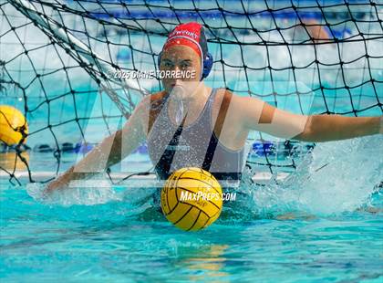 Thumbnail 3 in Newport Harbor vs Oaks Christian (Bill Barnett Holiday Cup) photogallery.