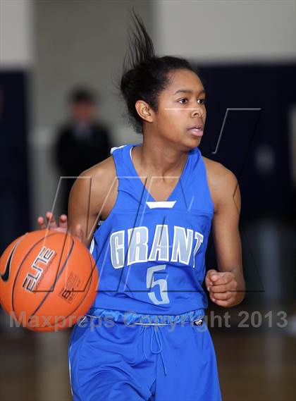 Thumbnail 3 in Grant vs. Glencoe (Nike Interstate Shootout) photogallery.
