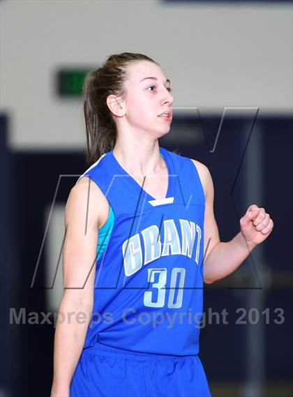 Thumbnail 3 in Grant vs. Glencoe (Nike Interstate Shootout) photogallery.
