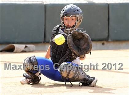 Thumbnail 3 in Covina vs. Bishop Amat photogallery.