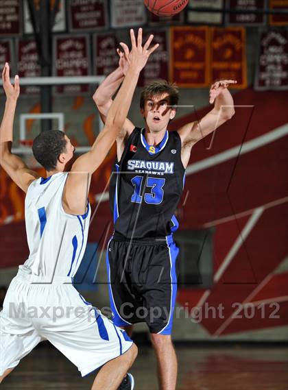 Thumbnail 2 in Burbank vs. Seaquam BC (Xtreme Glass Invitational) photogallery.