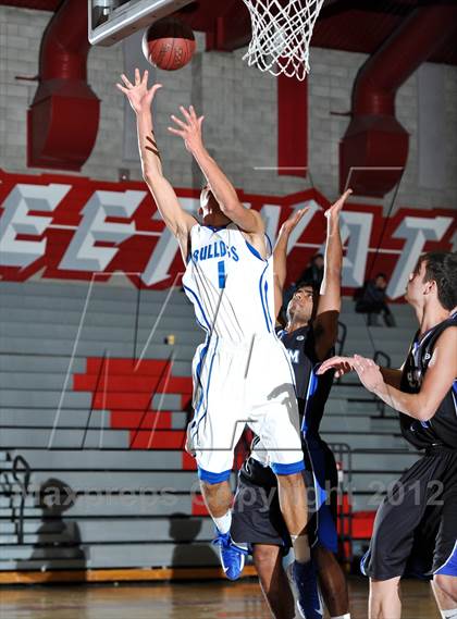 Thumbnail 2 in Burbank vs. Seaquam BC (Xtreme Glass Invitational) photogallery.