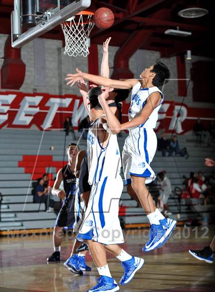 Thumbnail 1 in Burbank vs. Seaquam BC (Xtreme Glass Invitational) photogallery.