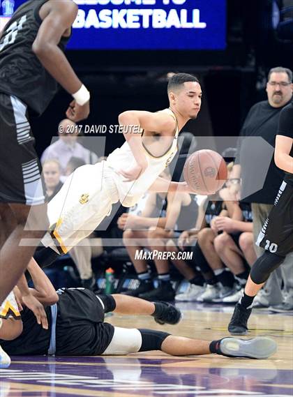 Thumbnail 2 in Villa Park vs. Mission (CIF State D3 Final) photogallery.