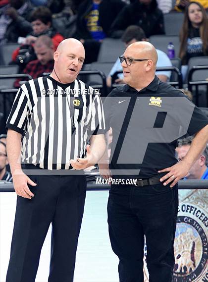 Thumbnail 2 in Villa Park vs. Mission (CIF State D3 Final) photogallery.