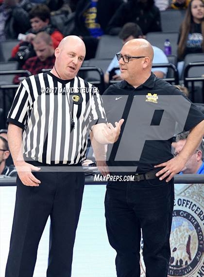 Thumbnail 3 in Villa Park vs. Mission (CIF State D3 Final) photogallery.