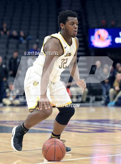 Thumbnail 1 in Villa Park vs. Mission (CIF State D3 Final) photogallery.