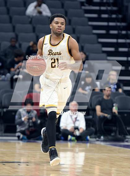 Thumbnail 1 in Villa Park vs. Mission (CIF State D3 Final) photogallery.