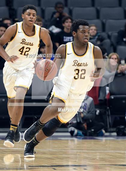 Thumbnail 1 in Villa Park vs. Mission (CIF State D3 Final) photogallery.
