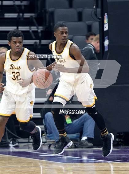 Thumbnail 3 in Villa Park vs. Mission (CIF State D3 Final) photogallery.