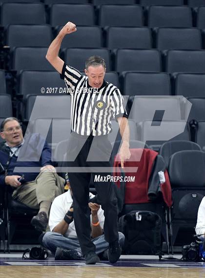 Thumbnail 1 in Villa Park vs. Mission (CIF State D3 Final) photogallery.