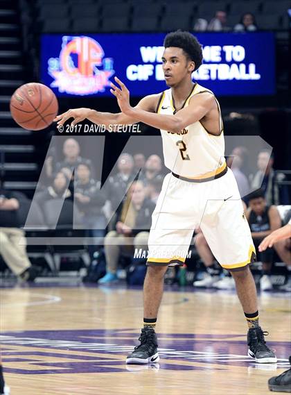 Thumbnail 2 in Villa Park vs. Mission (CIF State D3 Final) photogallery.