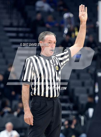 Thumbnail 1 in Villa Park vs. Mission (CIF State D3 Final) photogallery.