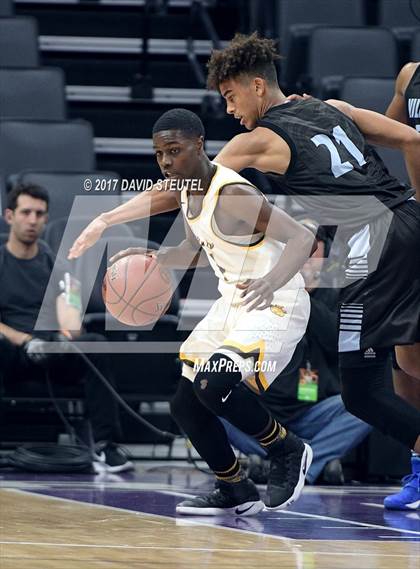 Thumbnail 3 in Villa Park vs. Mission (CIF State D3 Final) photogallery.
