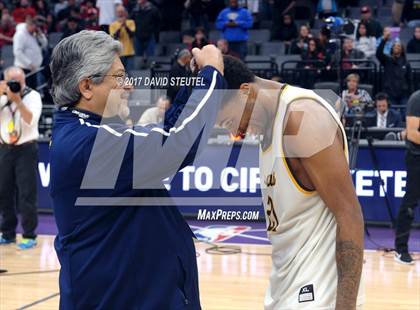 Thumbnail 2 in Villa Park vs. Mission (CIF State D3 Final) photogallery.