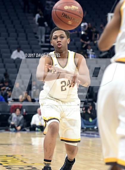 Thumbnail 3 in Villa Park vs. Mission (CIF State D3 Final) photogallery.