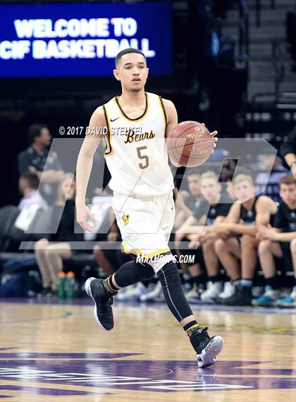Thumbnail 1 in Villa Park vs. Mission (CIF State D3 Final) photogallery.