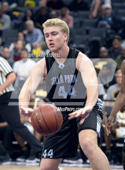 Thumbnail 3 in Villa Park vs. Mission (CIF State D3 Final) photogallery.