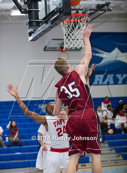 Thumbnail 1 in Pearland vs. Taft (McDonald's Texas Invitational) photogallery.