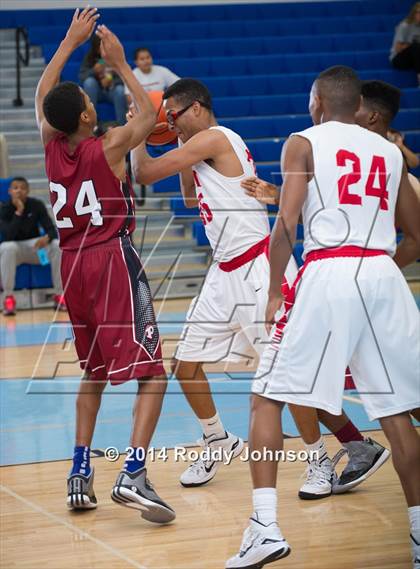 Thumbnail 1 in Pearland vs. Taft (McDonald's Texas Invitational) photogallery.