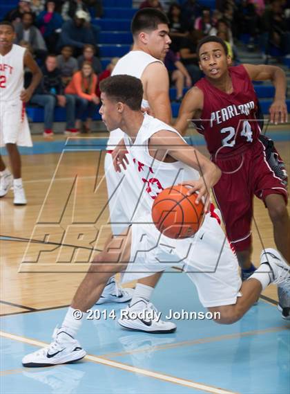 Thumbnail 2 in Pearland vs. Taft (McDonald's Texas Invitational) photogallery.