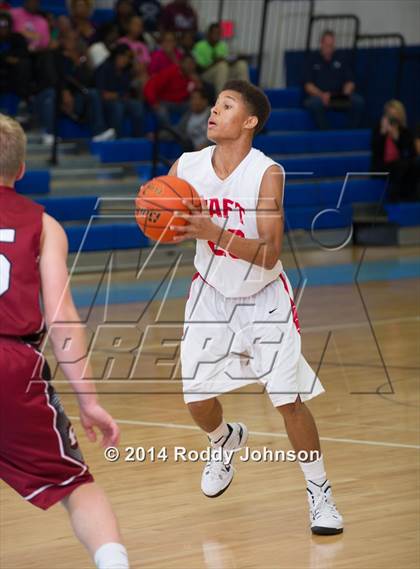 Thumbnail 2 in Pearland vs. Taft (McDonald's Texas Invitational) photogallery.
