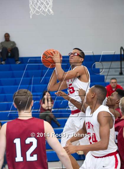 Thumbnail 2 in Pearland vs. Taft (McDonald's Texas Invitational) photogallery.